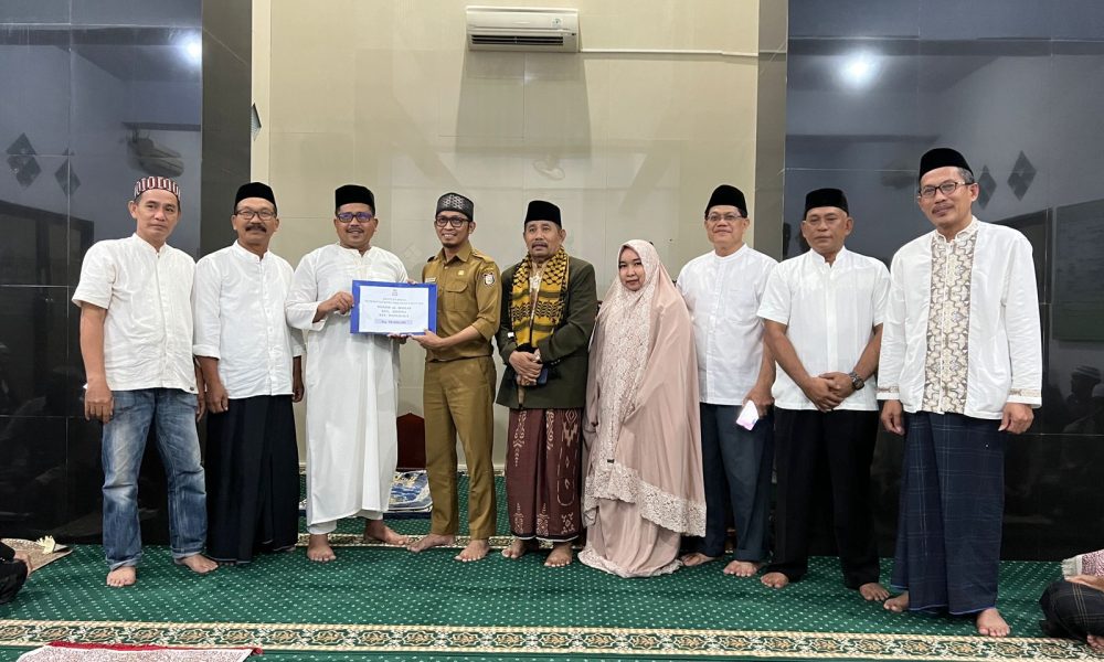 Dinas Pu Makassar Serahkan Hibah Rp Juta Kepada Masjid Al Ikhlas