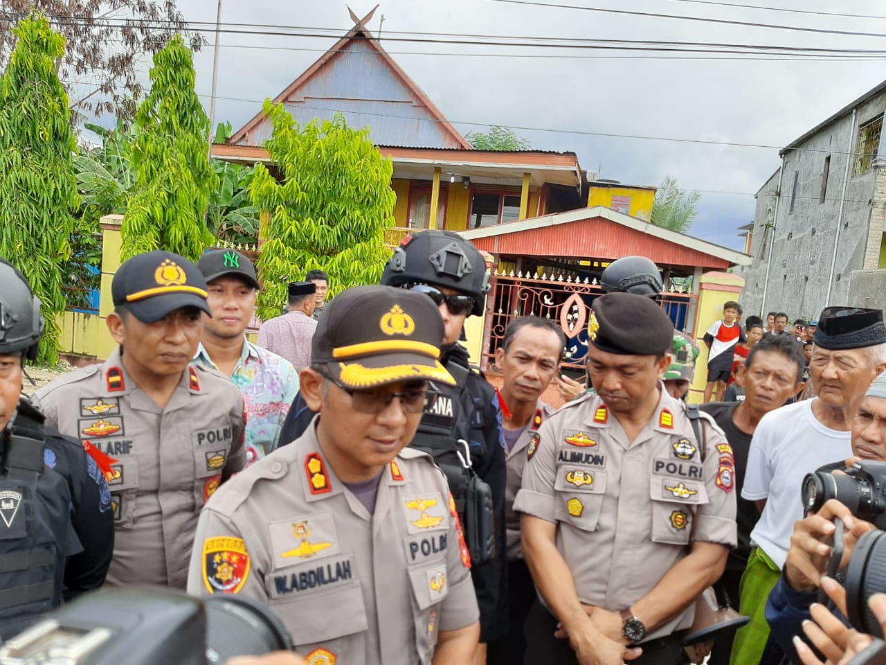 Tim Jihandak Polda Amankan Benda Diduga Bom – Ujung Jari