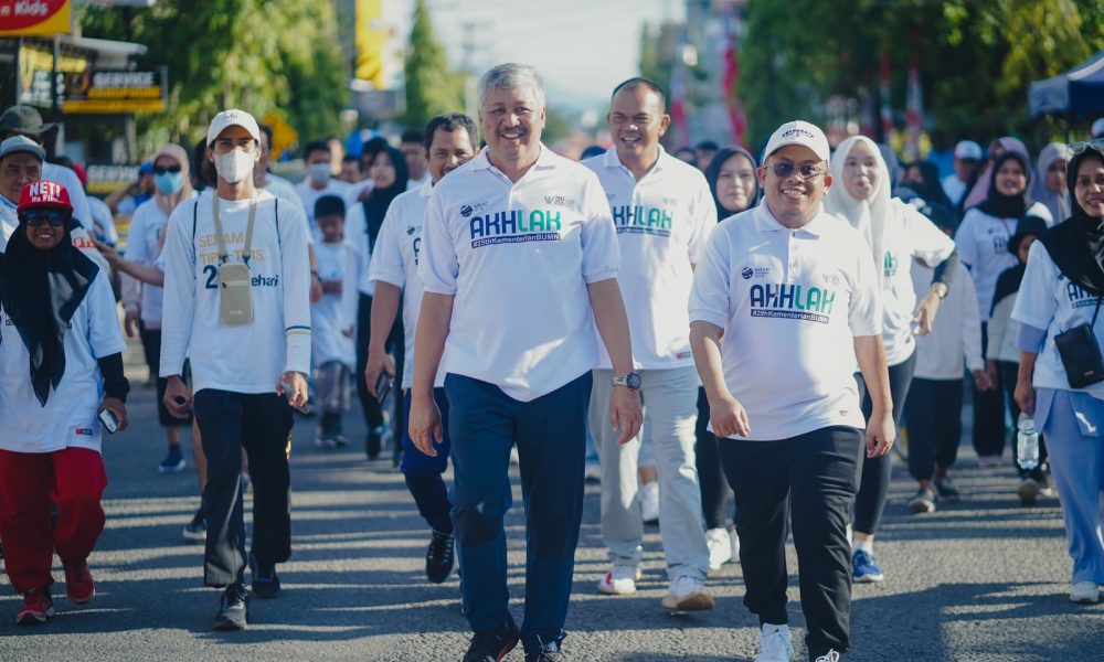 Sambut HUT Kementerian BUMN, PT Semen Tonasa Gelar Gerak Jalan Sehat Di ...