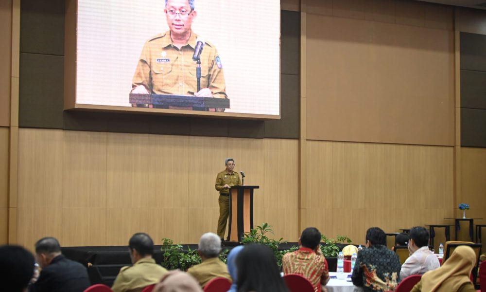 Pj Sekprov Buka Kick Off Meeting Pengembangan Sistem Komunitas Cerdas Iklim Das Saddang Ujung Jari