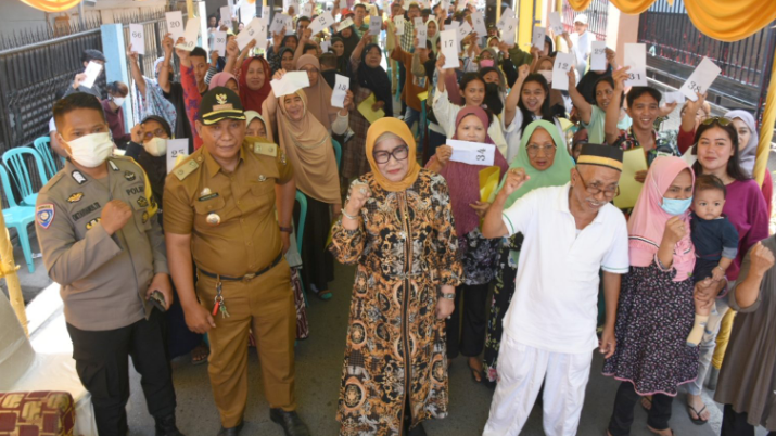 Apiaty Amin Syam Janji Tuntaskan Masalah Pemerataan Bansos Ujung Jari